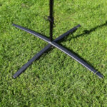 Krydsfod i sort aluminium – stabil base til beachflag (op til 17 kg)