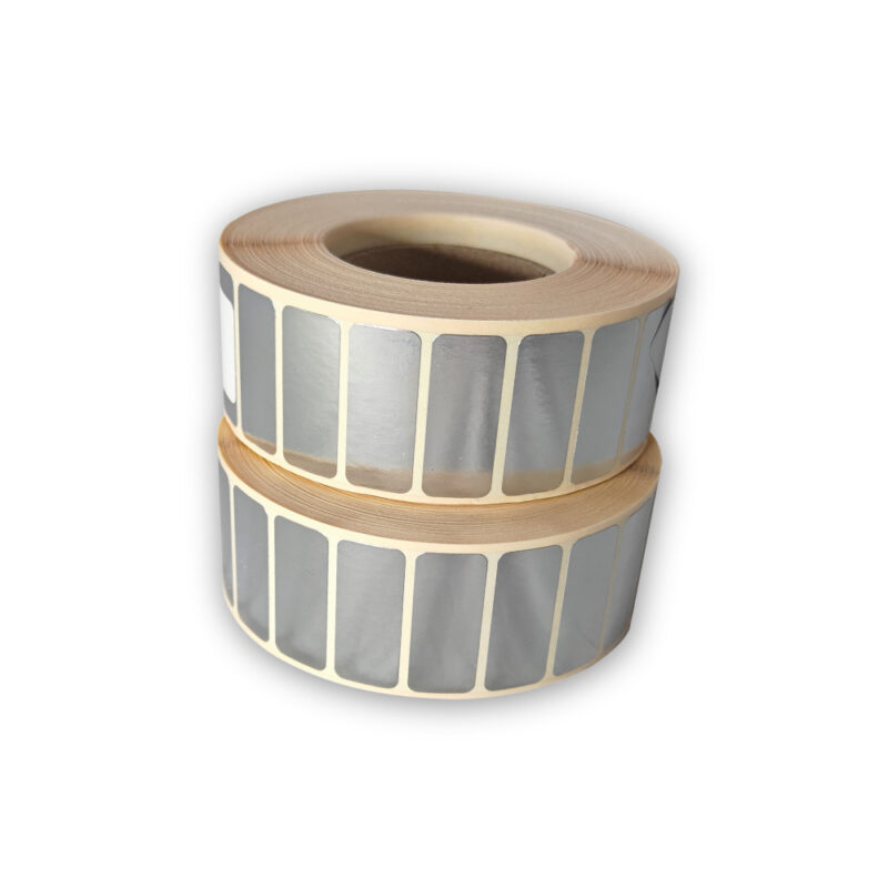 Sølv etiket 30 x 12 mm - rulle med 2.500 stk.